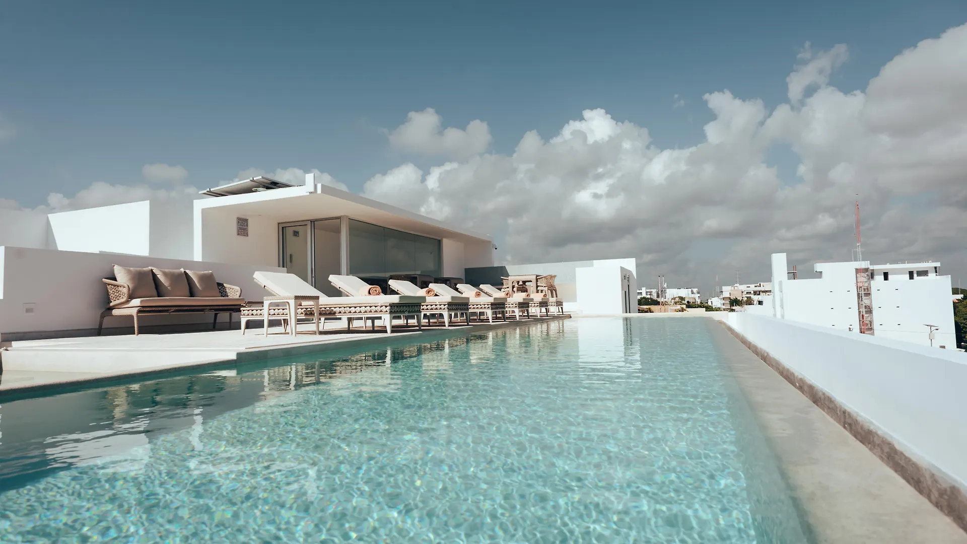 Antera Hotel & Residences Плая-дель-Кармен 4*,